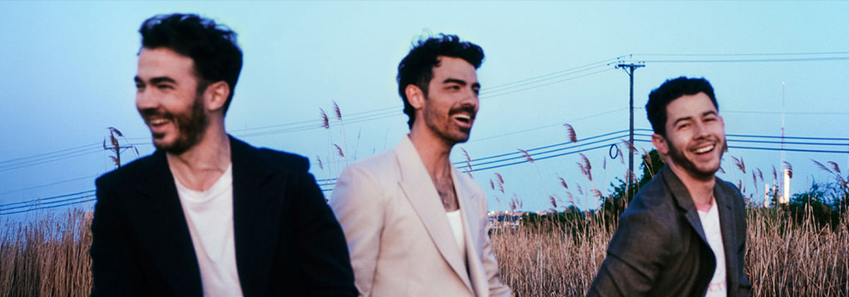 Jonas Brothers - JONAS20: Greetings From Your Hometown